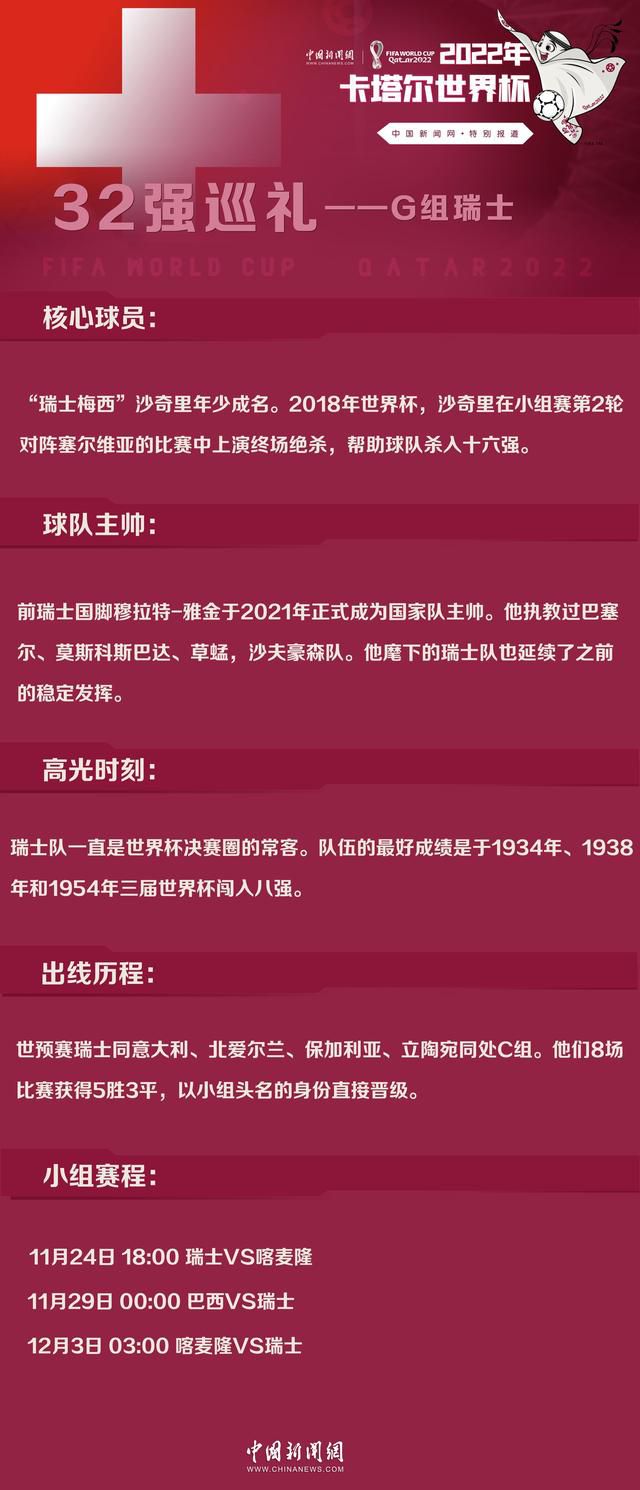 天空充满科幻感的神秘云雾，仿佛把人们带入了那个充满欢乐、奇幻的童趣世界